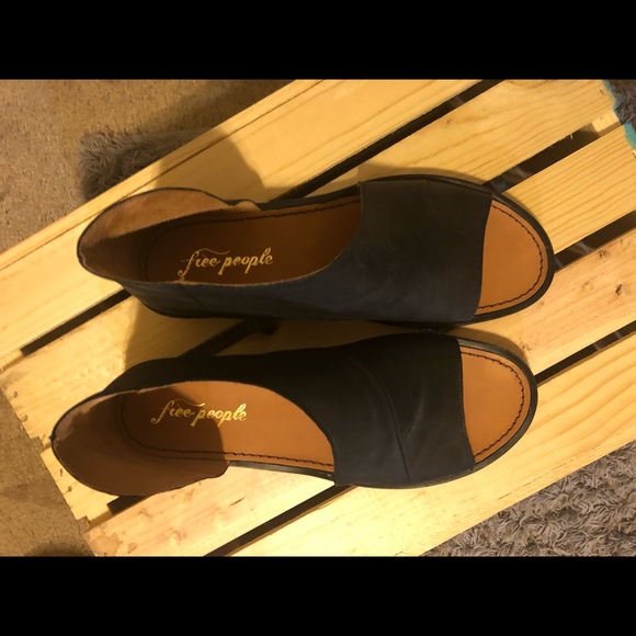| FREE PEOPLE shoes | - Picture 2 of 3